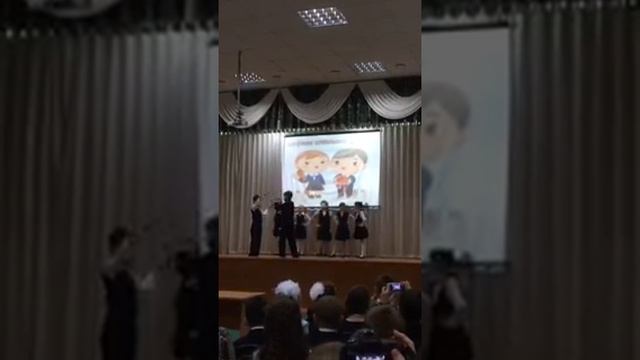 Ребят посмотрите дефиле школьной формы в 26 школе и я там тоже присутствую смотреть онлайн