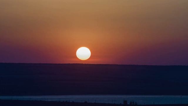 Закат солнца над Тараклийским водохранилищем смотреть онлайн