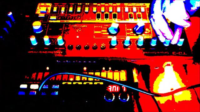 Behringer TD-3 & Korg Volca Beats смотреть онлайн