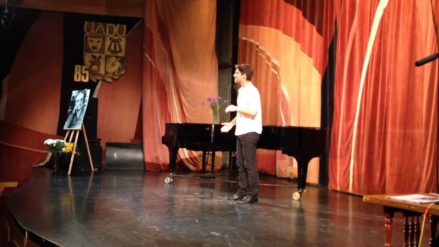 Евгений Пилюгин читает 