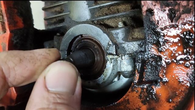 Husqvarna 142 po naprawie w PAKIECIE MINI !! смотреть онлайн