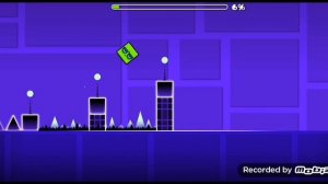 как пройти 1 уровень в геометрии дэш