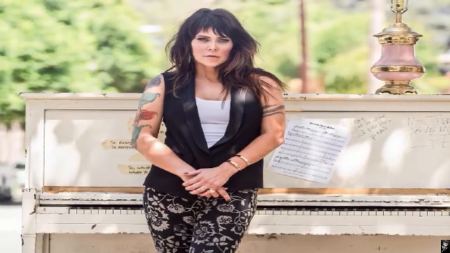 Beth Hart — No Place Like Home (Album Fire On The Floor, 2016) смотреть онлайн