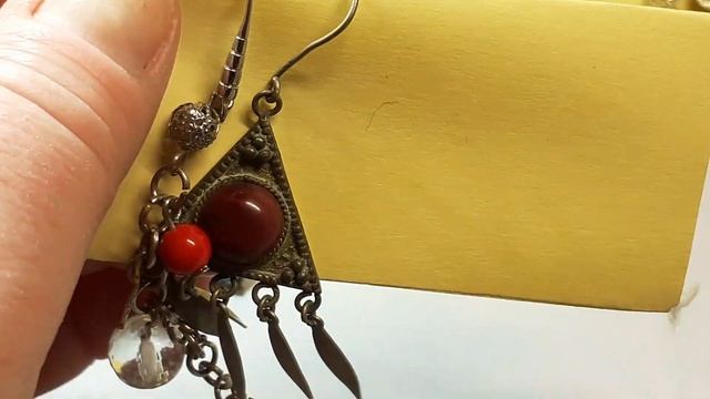 Распаковка лота бижутерного лома. Часть 1. Броши и серьги смотреть онлайн