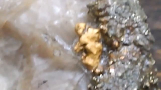 QUICK TEST FOR GOLD IN ETCHED ROCK смотреть онлайн