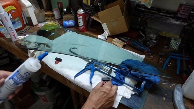 Re-Gluing your Car Door Window Glass that Fell Out смотреть онлайн