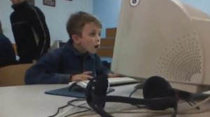 Мальчик первый раз смотрит порна