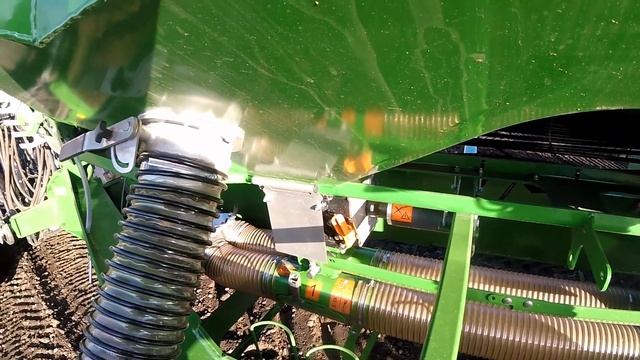 Take a look around our new Amazone Citan 12001-C Drill - Pollybell Farms смотреть онлайн