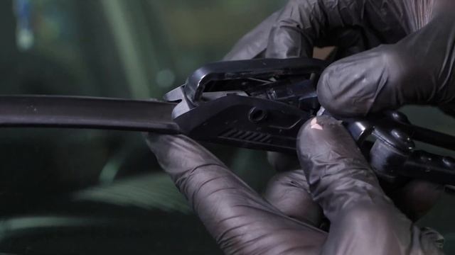 How to replace the windshield wipers Peugeot 107 ? смотреть онлайн