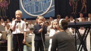 Спали детки на кроватках