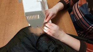 Как просто заменить молнию на куртке, не выпарывая старую...