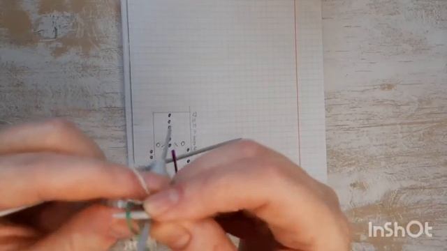 Носки спицами, зубчатый край, пятка стронг платочной вязкой, мысок и закрытие петель иглой. +Узор смотреть онлайн