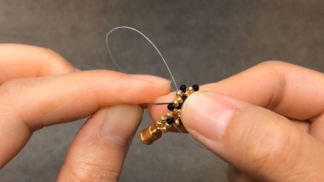 DIY Beaded Lace Bracelet With Black And Gold Seed Beads / How To Make Beaded Bracelet 手工串珠蕾丝手链