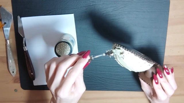 Декор пасхального яйца фацетным лаком. DIY. Easter egg decor. смотреть онлайн