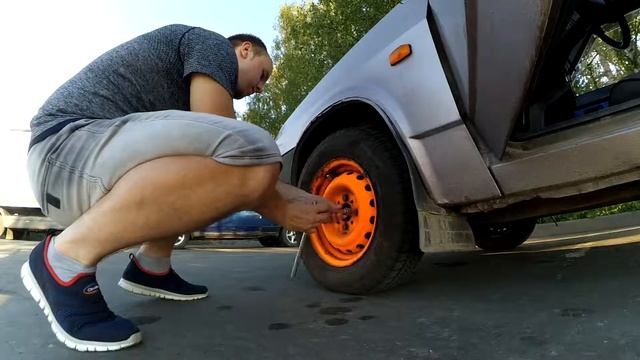 Открутилось колесо в дороге? Бывает и такое смотреть онлайн