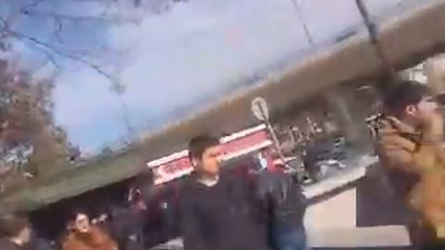 Таксисты на площади 20 Января. г. Баку. смотреть онлайн