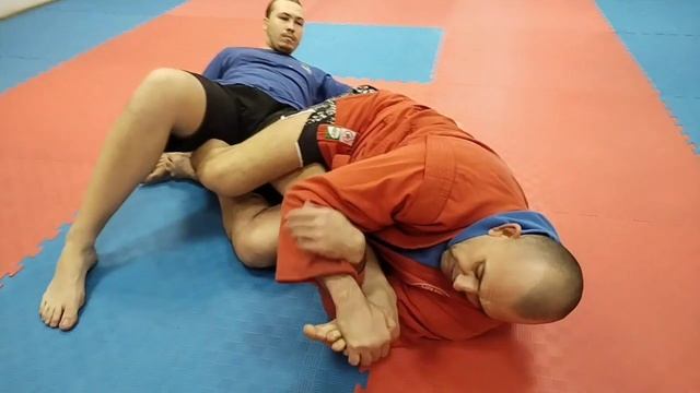 Как сломать ноги противнику/быстро оторвать стопу/боевое самбо болевые на ноги смотреть онлайн