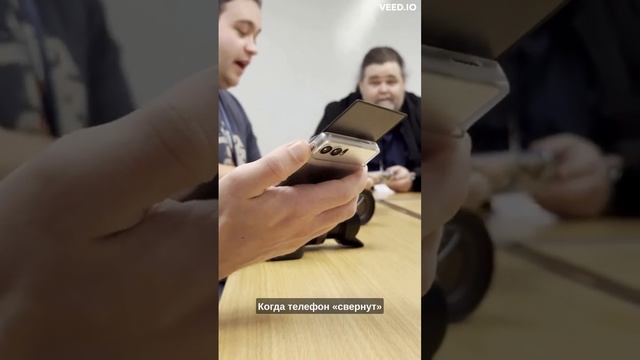 Моторола показала концепт телефона будущего смотреть онлайн