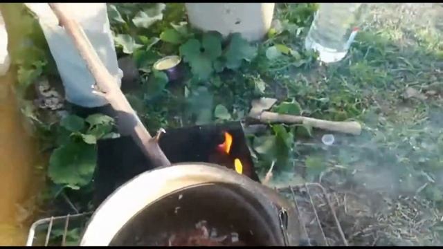 Варим солдатскую кашу на костре |Семья в деревне| смотреть онлайн