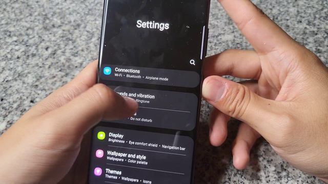 Samsung Galaxy S21 Ultra: 1 Year Later | Still worth it in 2022? | Upgrade to S22 Ultra? смотреть онлайн