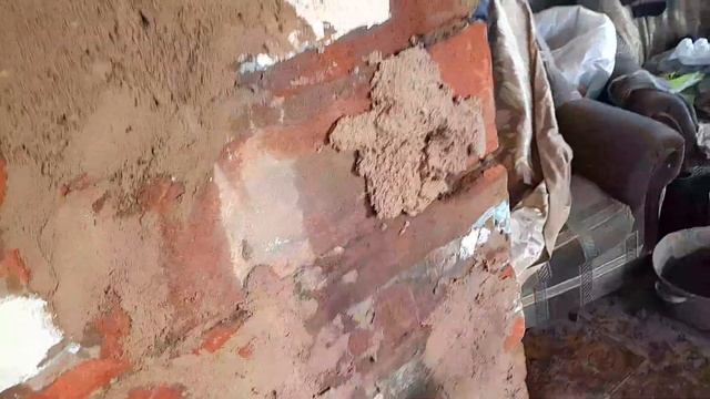 Как мы замазываем ОГРОМНЫЕ трещины глиняным раствором на галанке смотреть онлайн