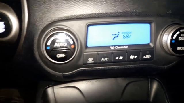 Hyundai IX35 - como mudar de fahrenheit para Celsius no comando do ar condicionado digital. смотреть онлайн