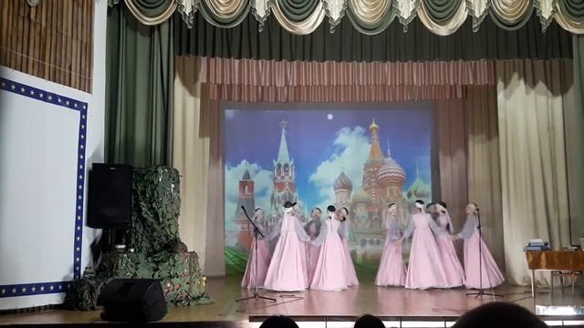 Хоровод «Россия» в исполнении хореографической студии «Свирель» смотреть онлайн