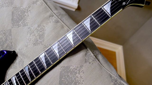 Love CRACKLE Paint? | 2009 Jackson USA SL2H Custom Shop NAMM Guitar | Guitar Collection EPISODE 3 смотреть онлайн