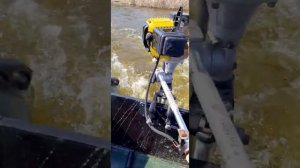 Лодочный мотор из триммера кентавр. Испытание на воде.