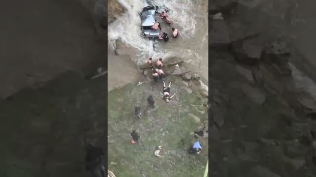 машина упала в обрыв в хунзахе смотреть онлайн
