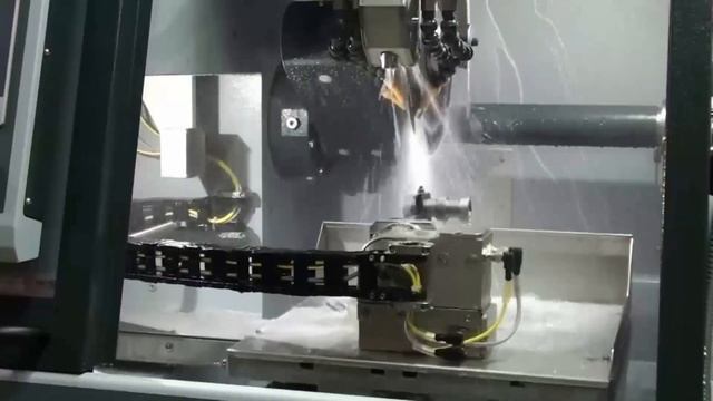 BRILLANT 3D ‑ 5‑осевой отрезной станок-автомат смотреть онлайн