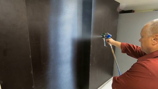 Механизированное нанесение готового к применению клея Oscar для стеклообоев и малярных стеклохолсто смотреть онлайн