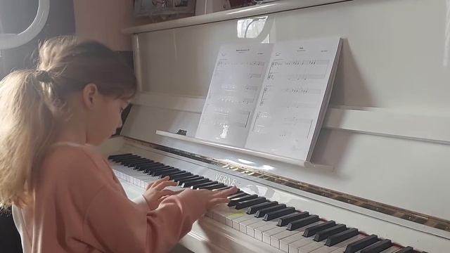 Вальс для маленькой Анжелики.Мира Шентюрк. смотреть онлайн