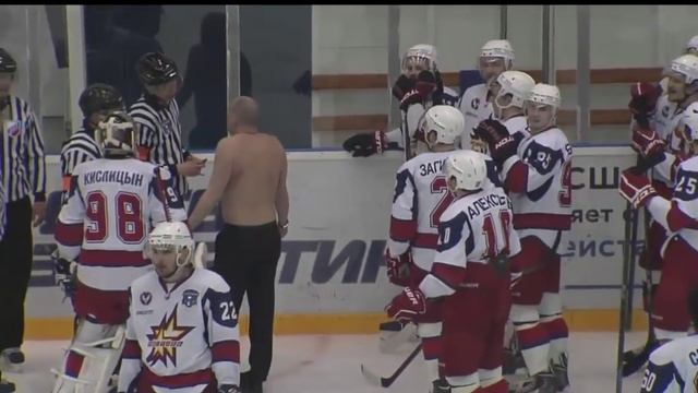 драка тренеров ТХК - Ижсталь смотреть онлайн