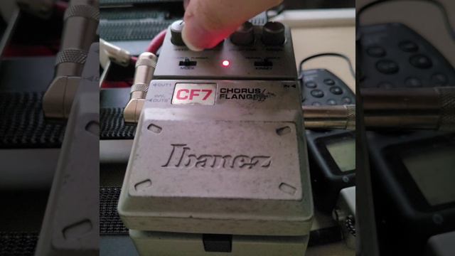 Test Ibanez CF7 Chorus/Flanger смотреть онлайн