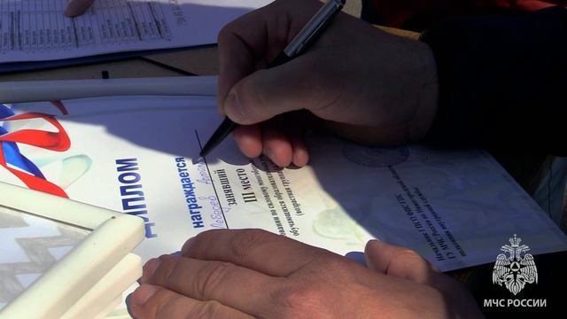 ПОЖАРНЫЙ КРОСС-ФИТ | ИСПЫТАНИЯ НА ПРОЧНОСТЬ | ДЕТИ смотреть онлайн