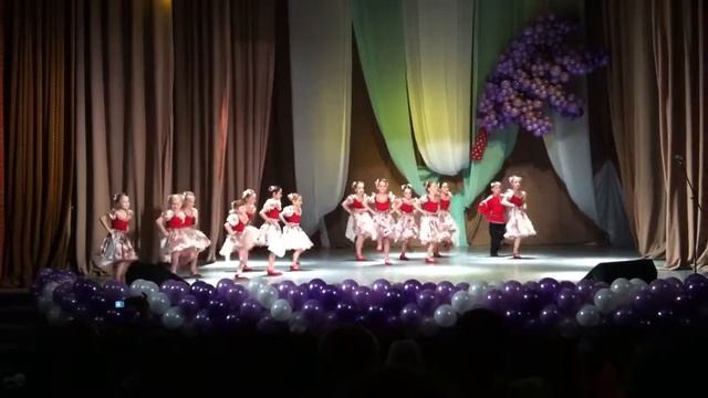 Ансамбль эстрадного танца Дебют смотреть онлайн