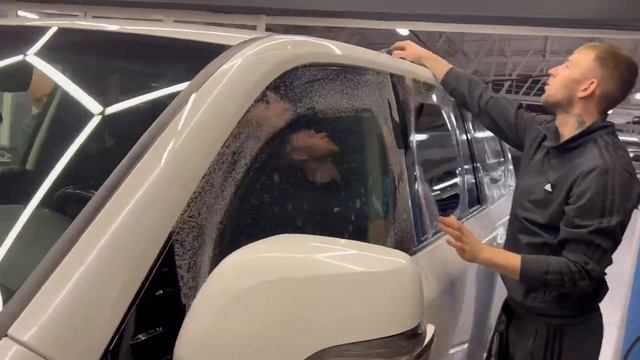 Оклеим стёкла броне плёнкой для защиты от вандалов и доп шумоизоляции смотреть онлайн