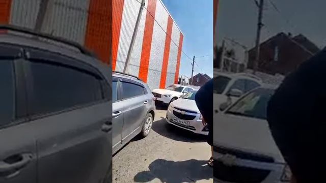 Беспредел пристава-клоуна РЕЙДЕРСКИЙ захват рынков Ростов на Дону бездействие полиции и властей смотреть онлайн