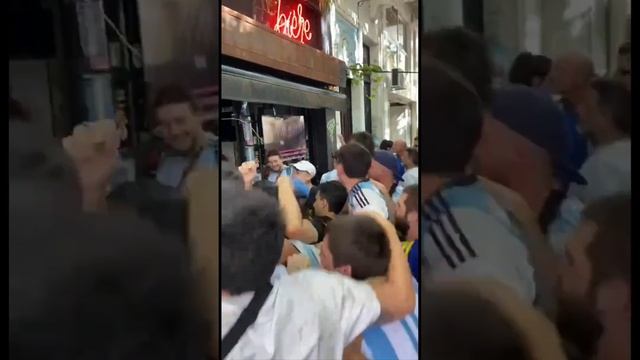 Аргентинцы празднуют победу на чемпионате мире-2022 смотреть онлайн