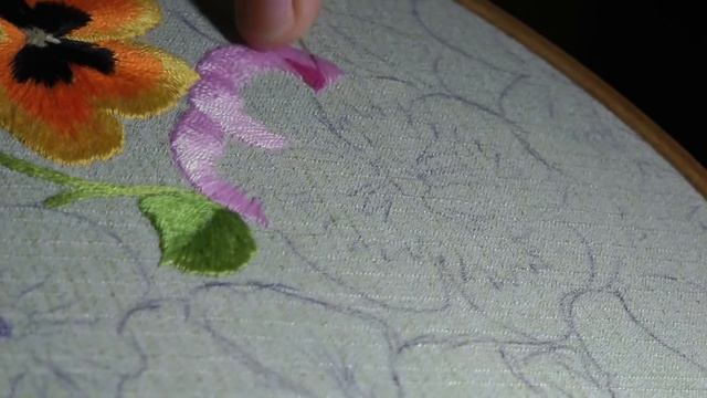 Long And Short Stitches Hand Embroidery - Shading