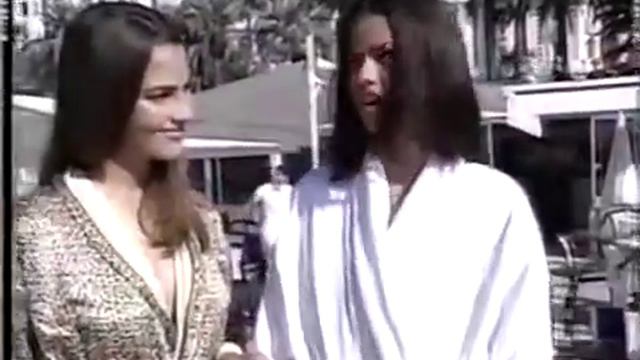 Adriana Lima & Fernanda Tavares Victoria's Secret Debut 1999 Age 18 смотреть онлайн