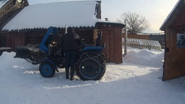 Шиномонтаж и модернизация самосвального ковша на минитракторе. смотреть онлайн