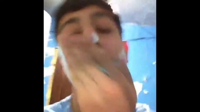Как я бреюсь в 15 лет))) смотреть онлайн