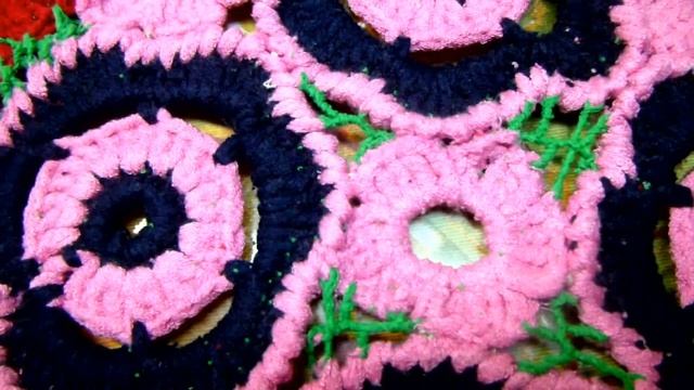 КОВРИК И ПЛЕД, КОВЁР ИЗ НЕНУЖНЫХ ТРИКОТАЖНЫХ ФУТБОЛОК, И ОСТАТКОВ ТКАНИ. ЛЕГКО, БЫСТРО И КРАСИВО. смотреть онлайн