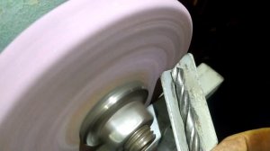 Приспособление для заточки сверл своими руками.