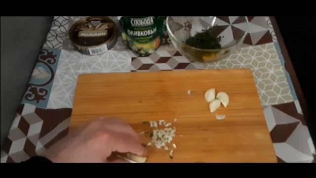 Закуска к столу уходит на ура. #бутербродысошпротами #рецепты #закускинастол смотреть онлайн