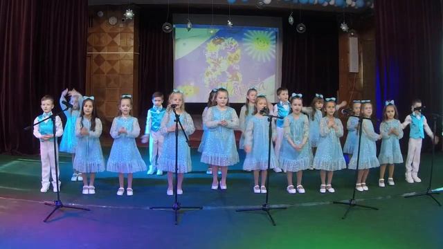Анс. Мелодия, Симферополь. Капелька счастья. 5-6 лет смотреть онлайн