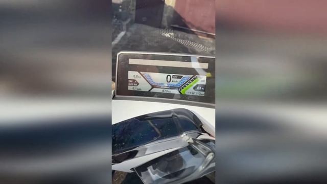 Михаил Галустян гоняет по Сочи на скутере смотреть онлайн