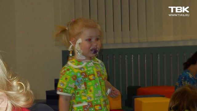 «Спасибо, доктор»: первый маленький пациент красноярского кардиоцентра Ульяна Мазур смотреть онлайн